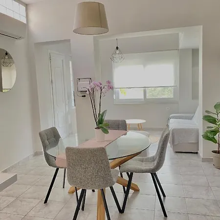 New 1.5km From The Center Of Chania Apartment *